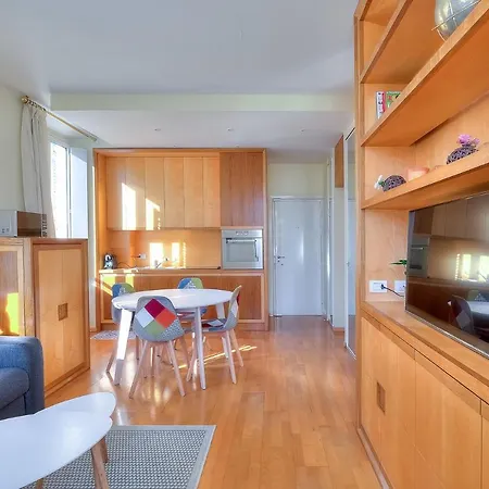 Lumineux Appartement- Carre D'or- Proche Mer לינה וארוחת בוקר *