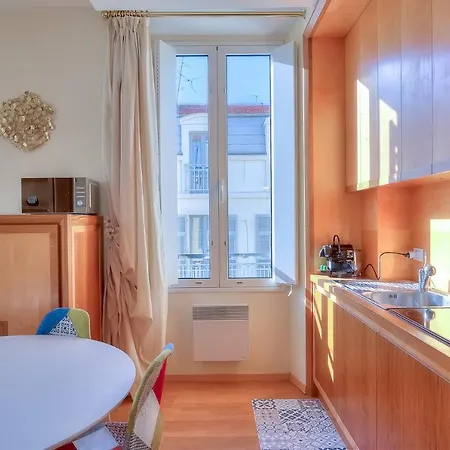 Lumineux Appartement- Carre D'or- Proche Mer לינה וארוחת בוקר ניס