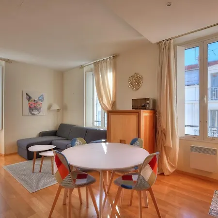 לינה וארוחת בוקר Lumineux Appartement- Carre D'or- Proche Mer *